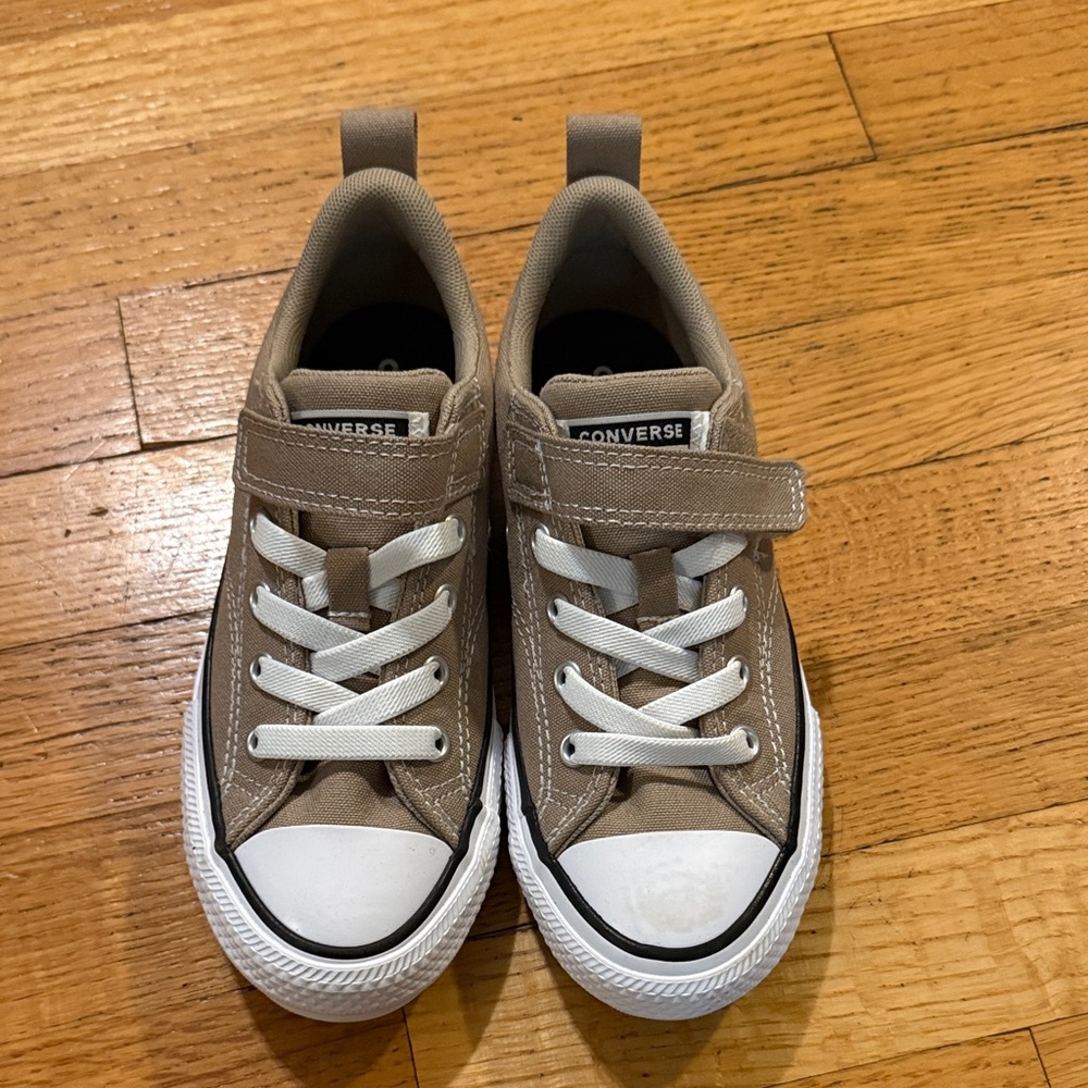 Converse Kids Beige and White Sneakers